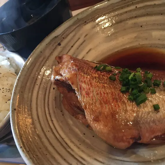 鮮魚の煮付け