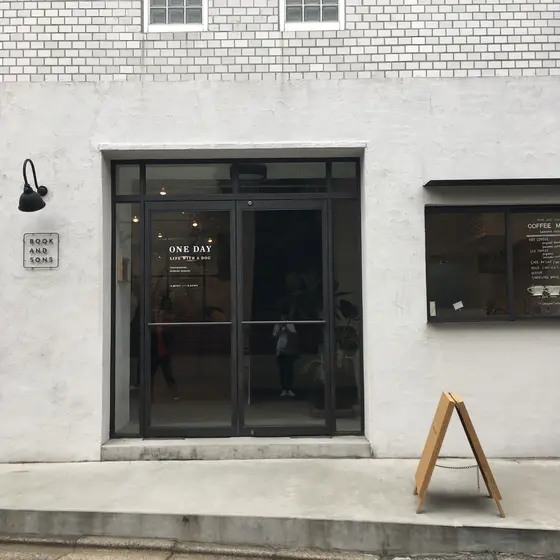 中は写真展