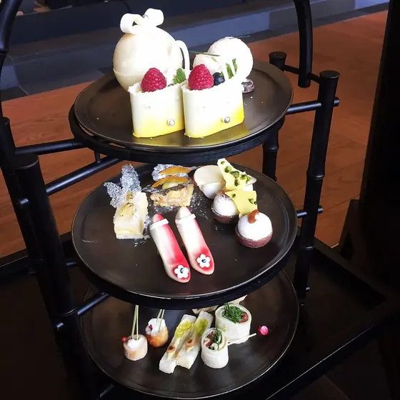 オールホワイトのアフタヌーンティー