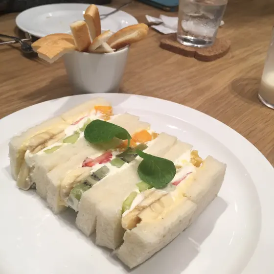 フルーツサンド