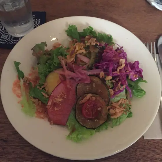 ⚫︎台形set ¥1200(サラダ・キッシュ・飲みもの)