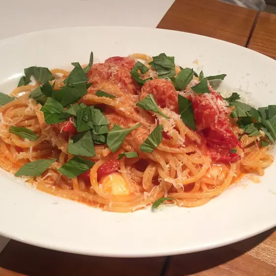 モッツァレラチーズとバジルのスパゲッティ