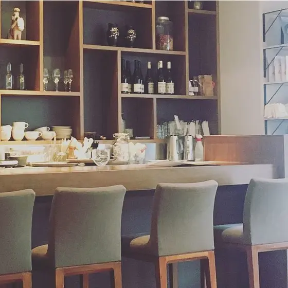 カウンター席もあります