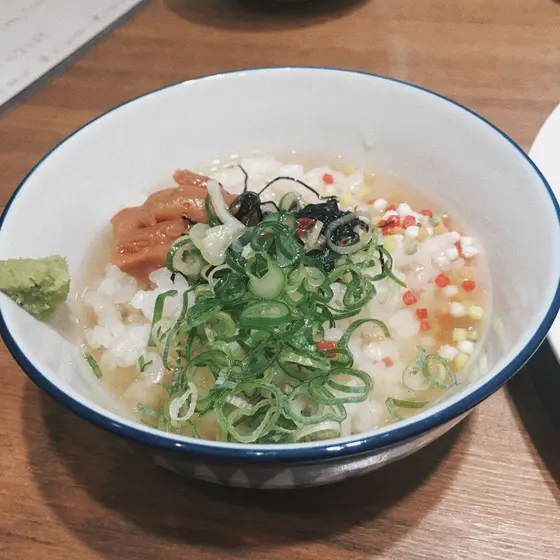 シメのお茶漬けで最後まで楽しめる。