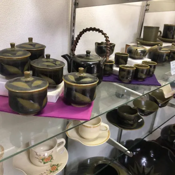 葉模様の黒薩摩