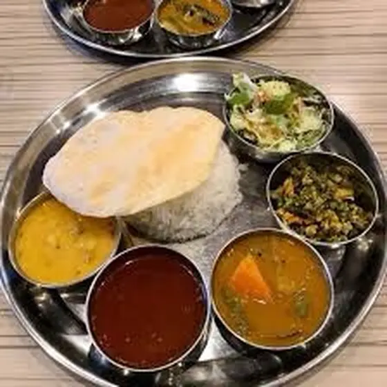 ケララミールス ベジカレーセット 1200円