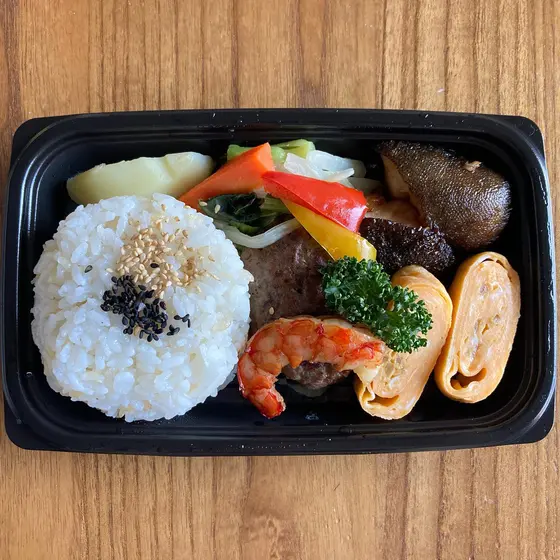 お弁当を買いました