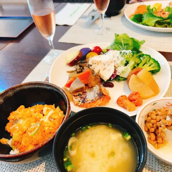 朝食