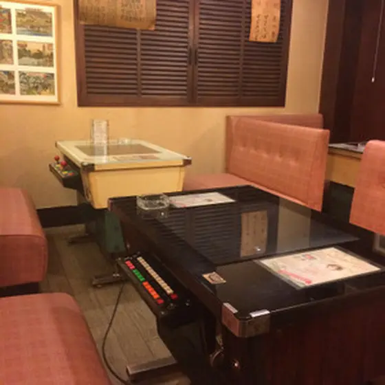 ゲーム機テーブル