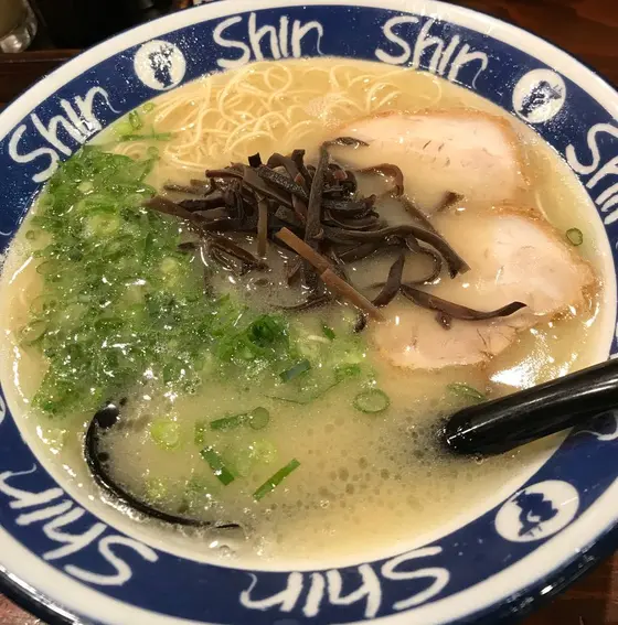 博多ShinShinラーメン 650円