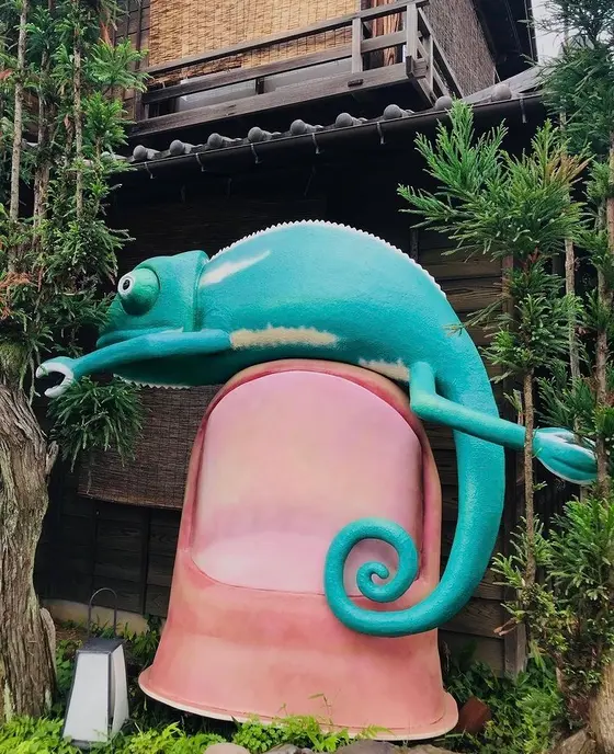 うなっ子前のオブジェ