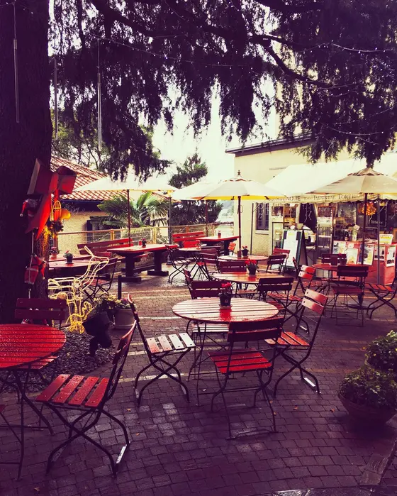 オーストリア館を抜けた所にあるカフェ