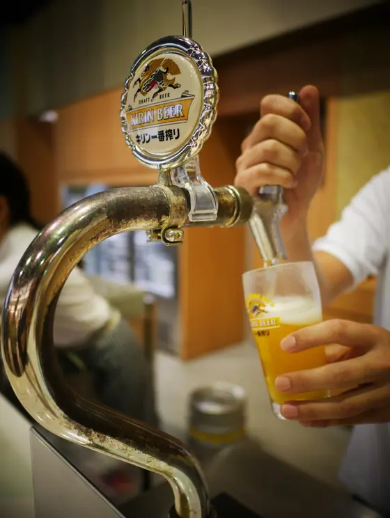 工場見学のあとは試飲タイム