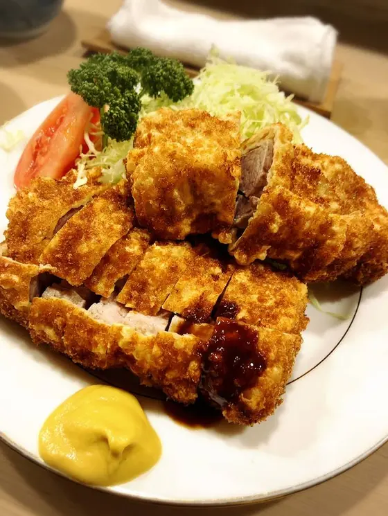 ヒレカツに串カツ一本追加