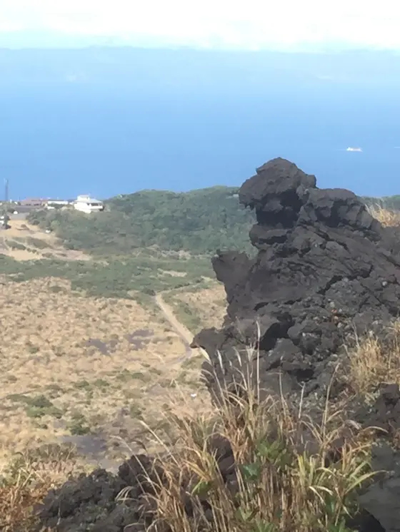 ゴジラ岩