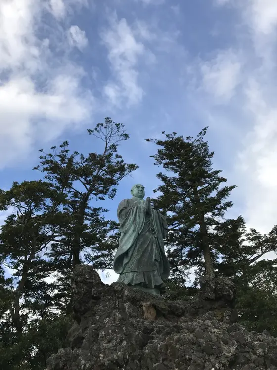 日蓮聖人銅像