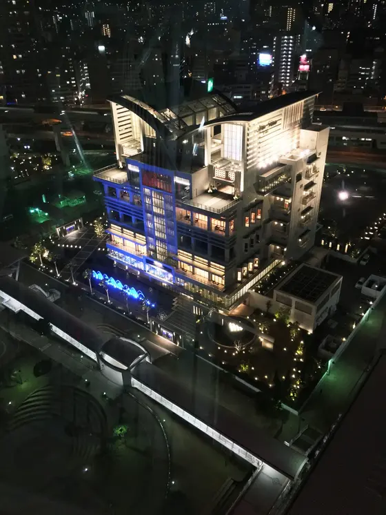 神戸ポートタワーから見たノートルダム神戸