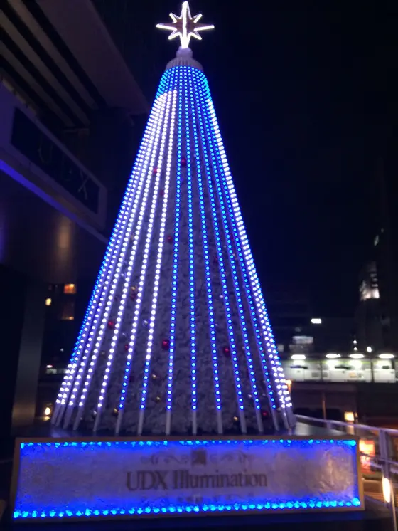 夜は光ります。