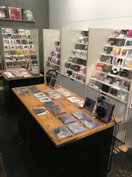 奥はレコードショップ！