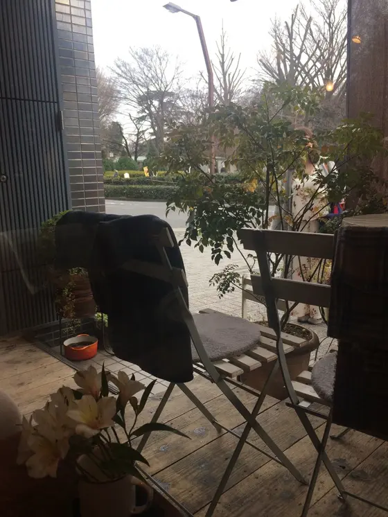 新宿御苑目の前の好立地＊