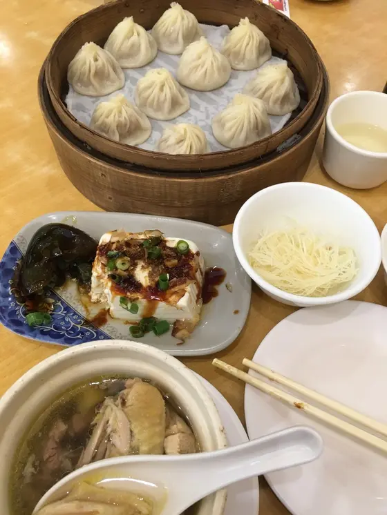 針生姜で頂く小籠包。