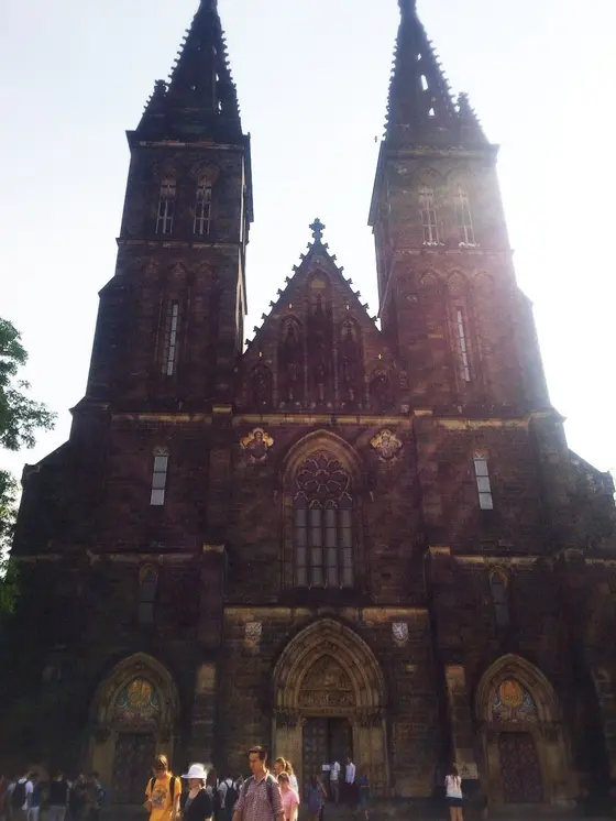 聖ペテロ・パウロ大聖堂。中で結婚式が行われていたので入れませんでしたが、荘厳な雰囲気で素敵でした！