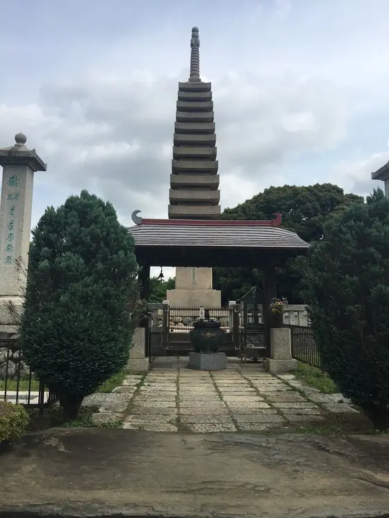 玄奘三蔵霊骨塔