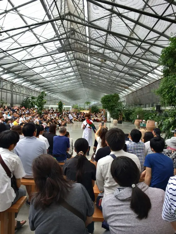 鳥達の芸も見せてくれます。