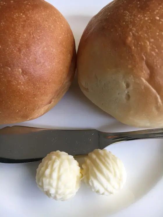 自家製焼き立てパン！