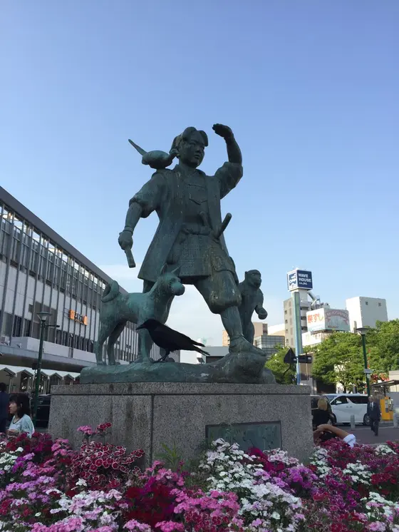 桃太郎像