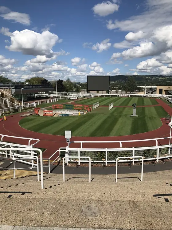 WINNER'S ENCLOSURE