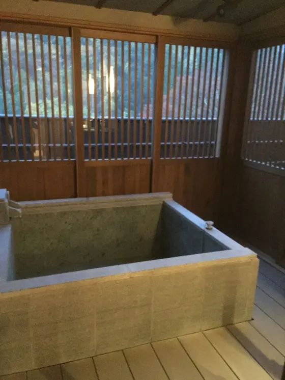 お部屋の内風呂は温泉