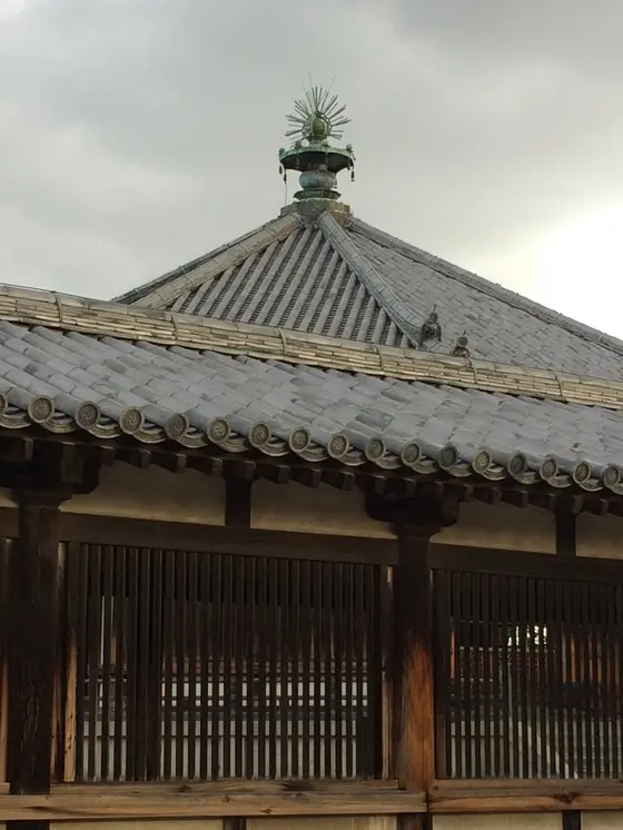 八角 御堂 の 屋根