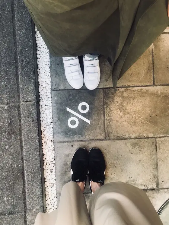 %
