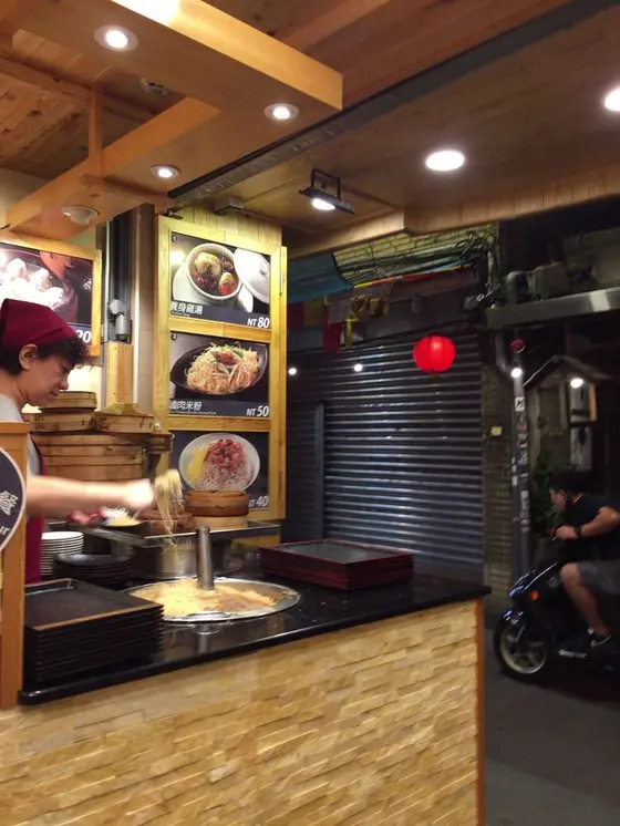 九份老街の中に飲食店がありますが、お値段は台北市内よりもやや高めのような気もします(。-∀-)
