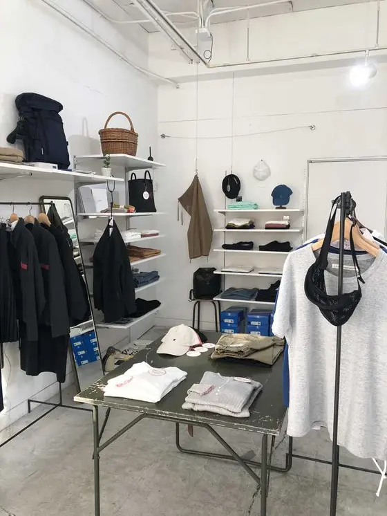 スッキリした店内