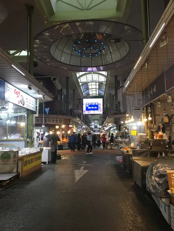 10,000Wあれば満腹＋お土産買えます。