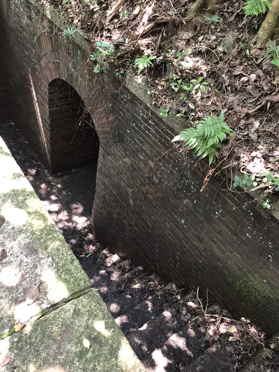 急な階段