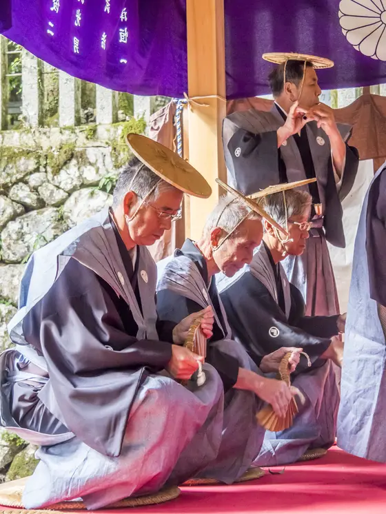 カラス田楽の音楽と舞