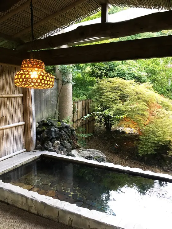 こちらは庭園に面した露天風呂