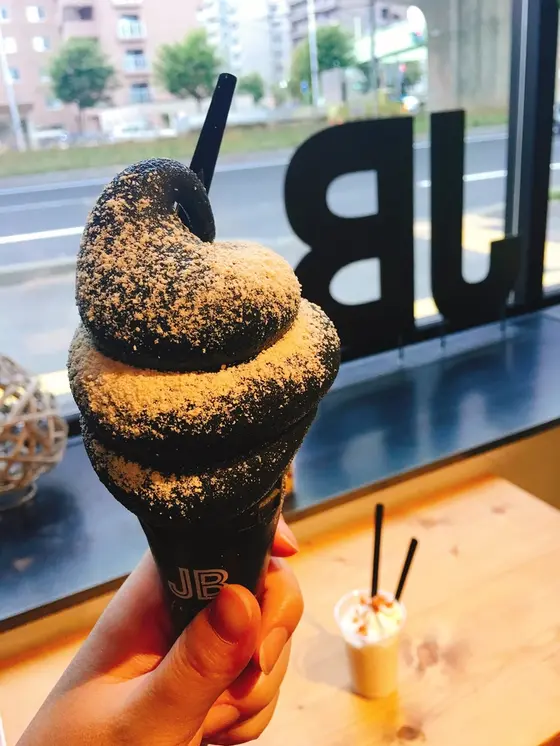 JBソフトクリーム ブラックハニー味 450yen
