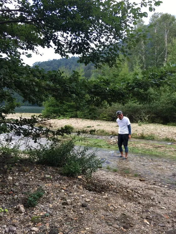 こんなに冷たい水で疲れは癒せるのだろうか⁉︎