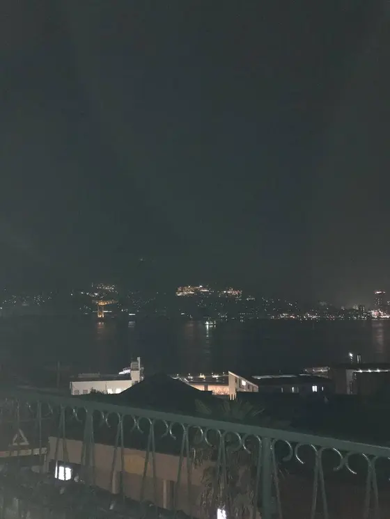 港の夜景も美しい