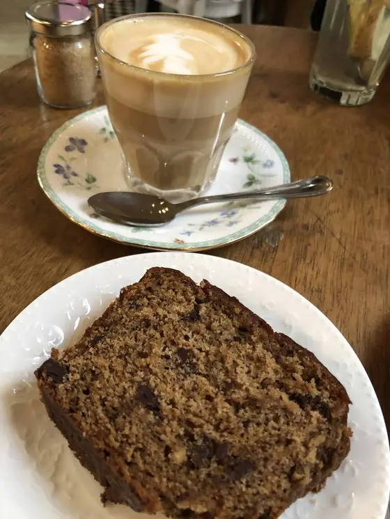 カフェラテとケーキ