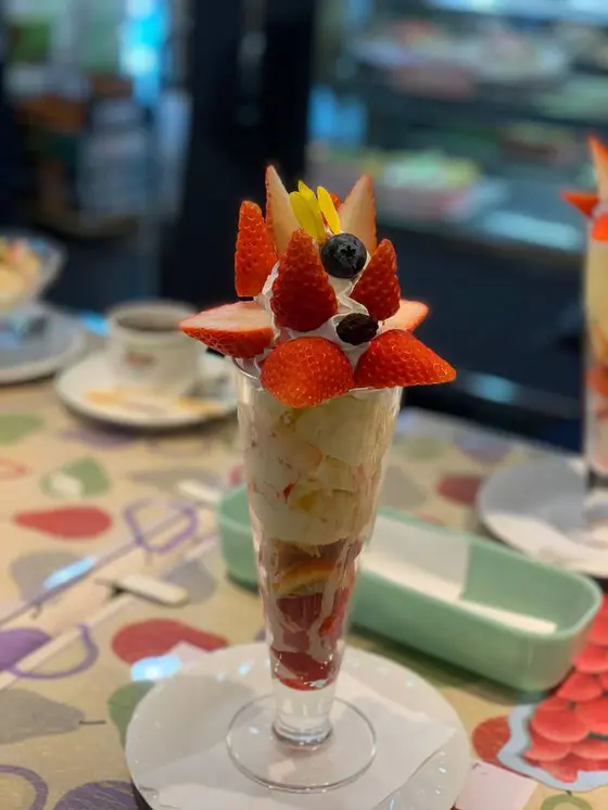 いちごパフェ