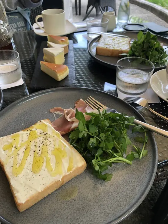 チーズクリームトースト