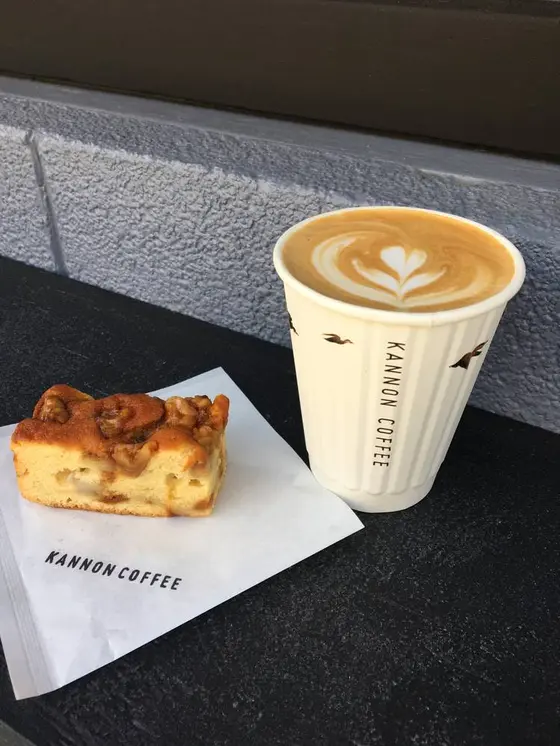 ラテと焼き菓子