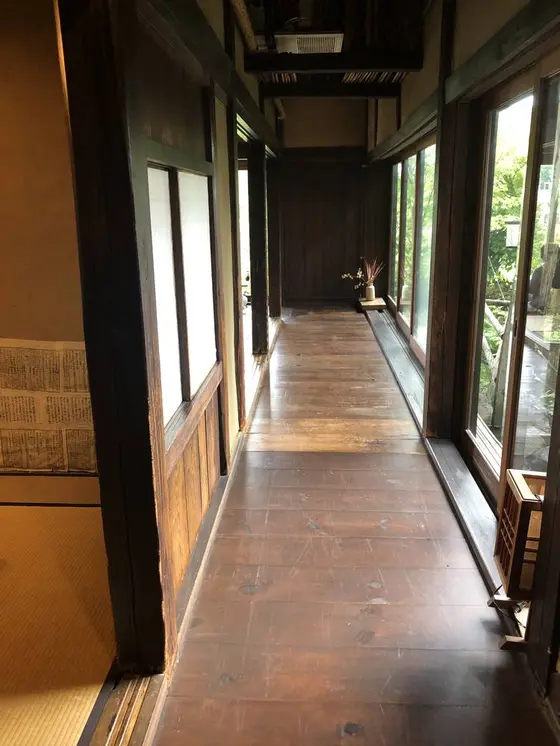 廊下もレトロ