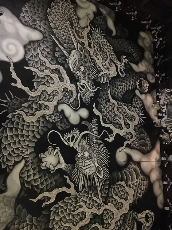 法堂天井画の双竜図。
