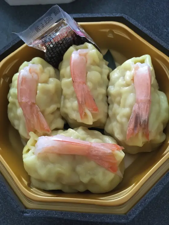 金シャチ餃子4個入537円